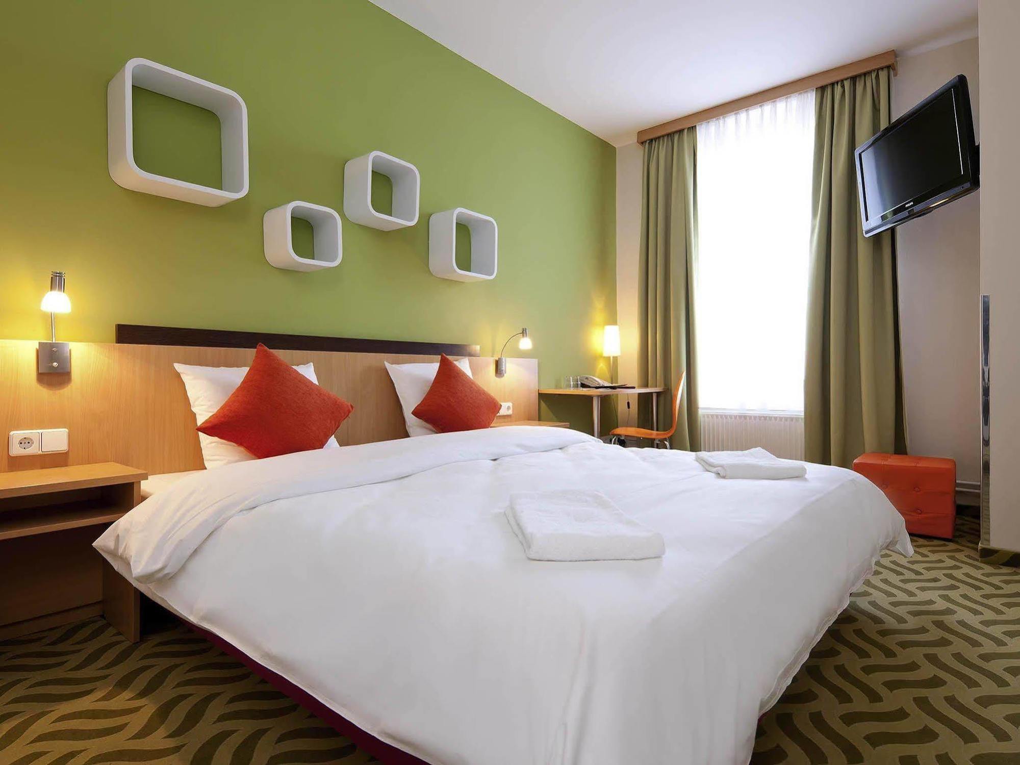 Ibis Styles Berlin City Ost Exteriör bild